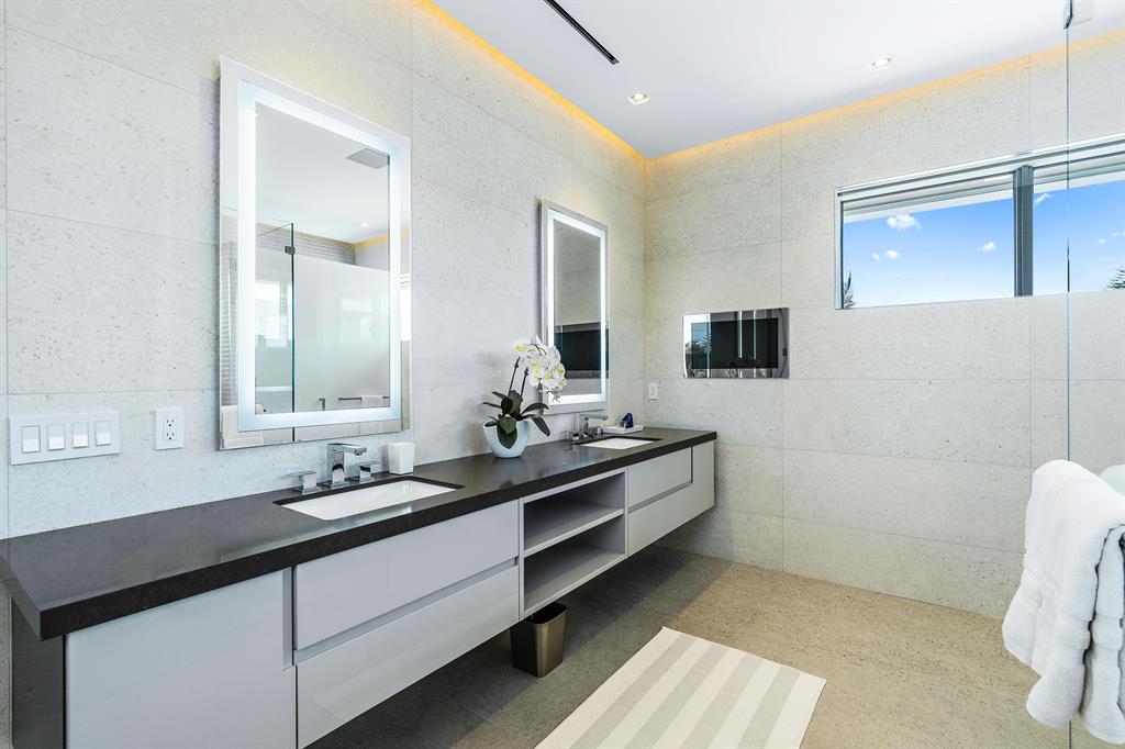 EDGEWATER - Residential