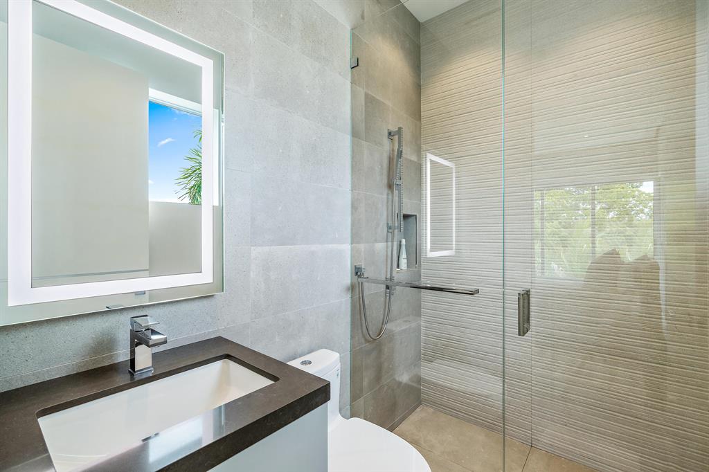 EDGEWATER - Residential