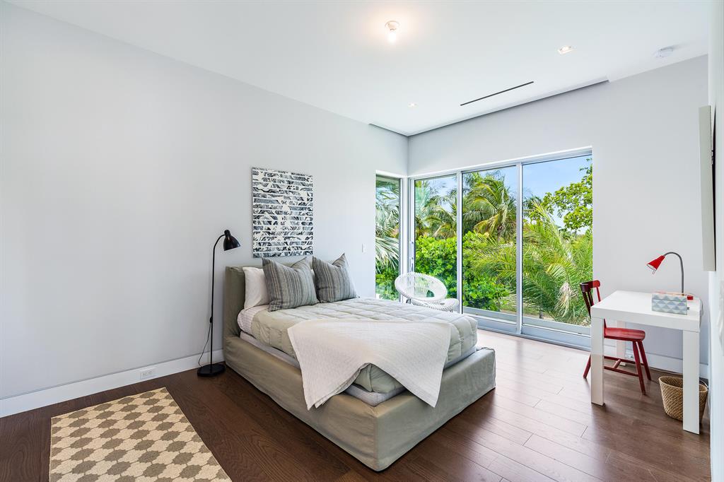 EDGEWATER - Residential