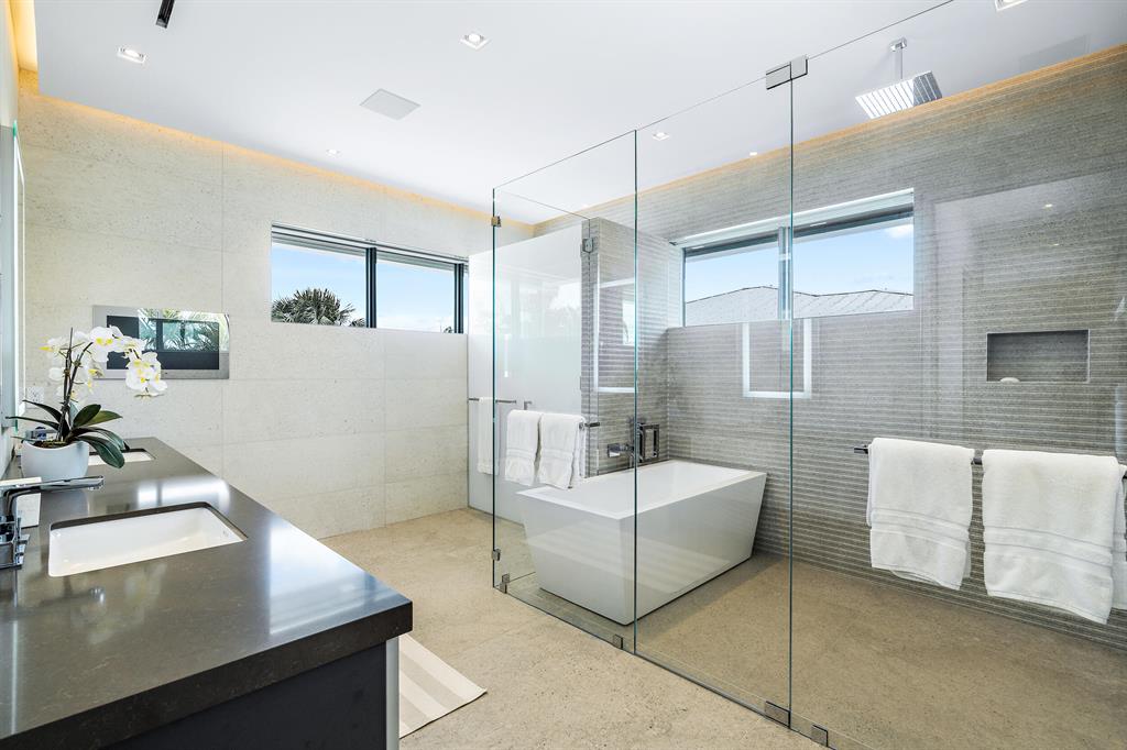 EDGEWATER - Residential