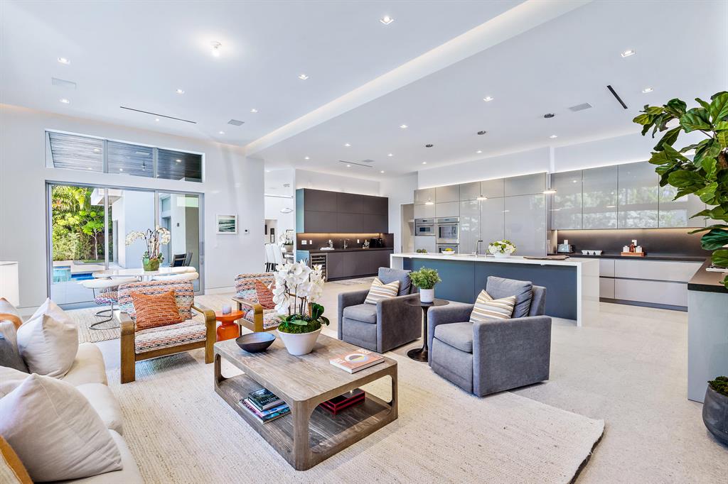 EDGEWATER - Residential