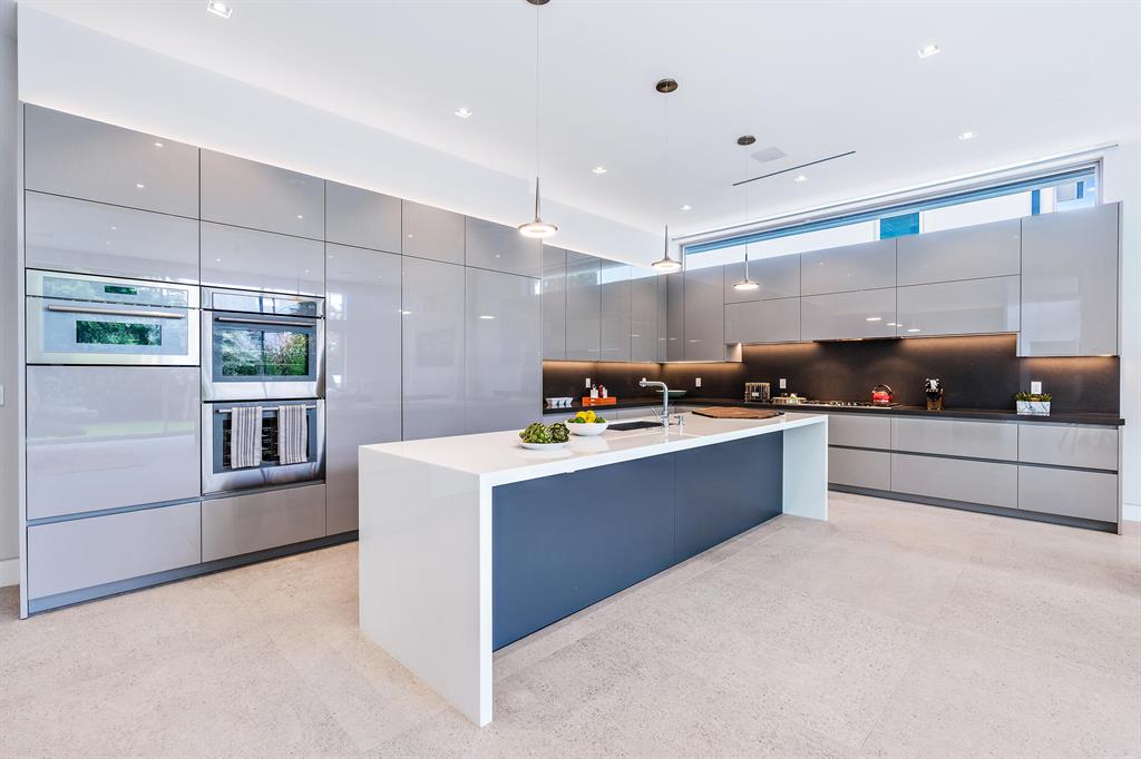 EDGEWATER - Residential