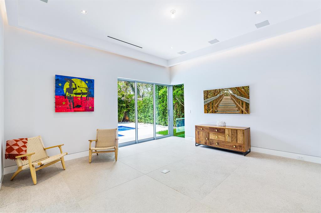 EDGEWATER - Residential