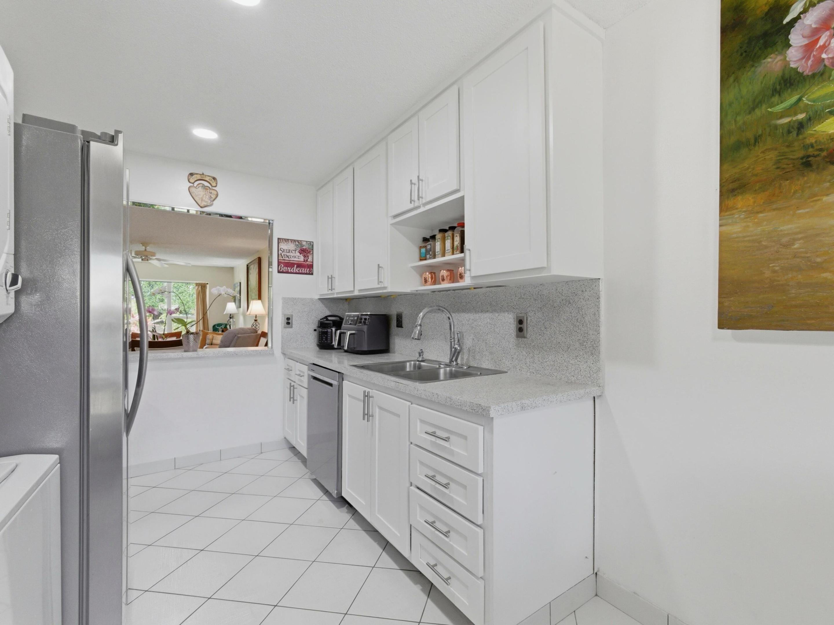 PALM GREENS AT VILLA DEL RAY CONDO II - Residential