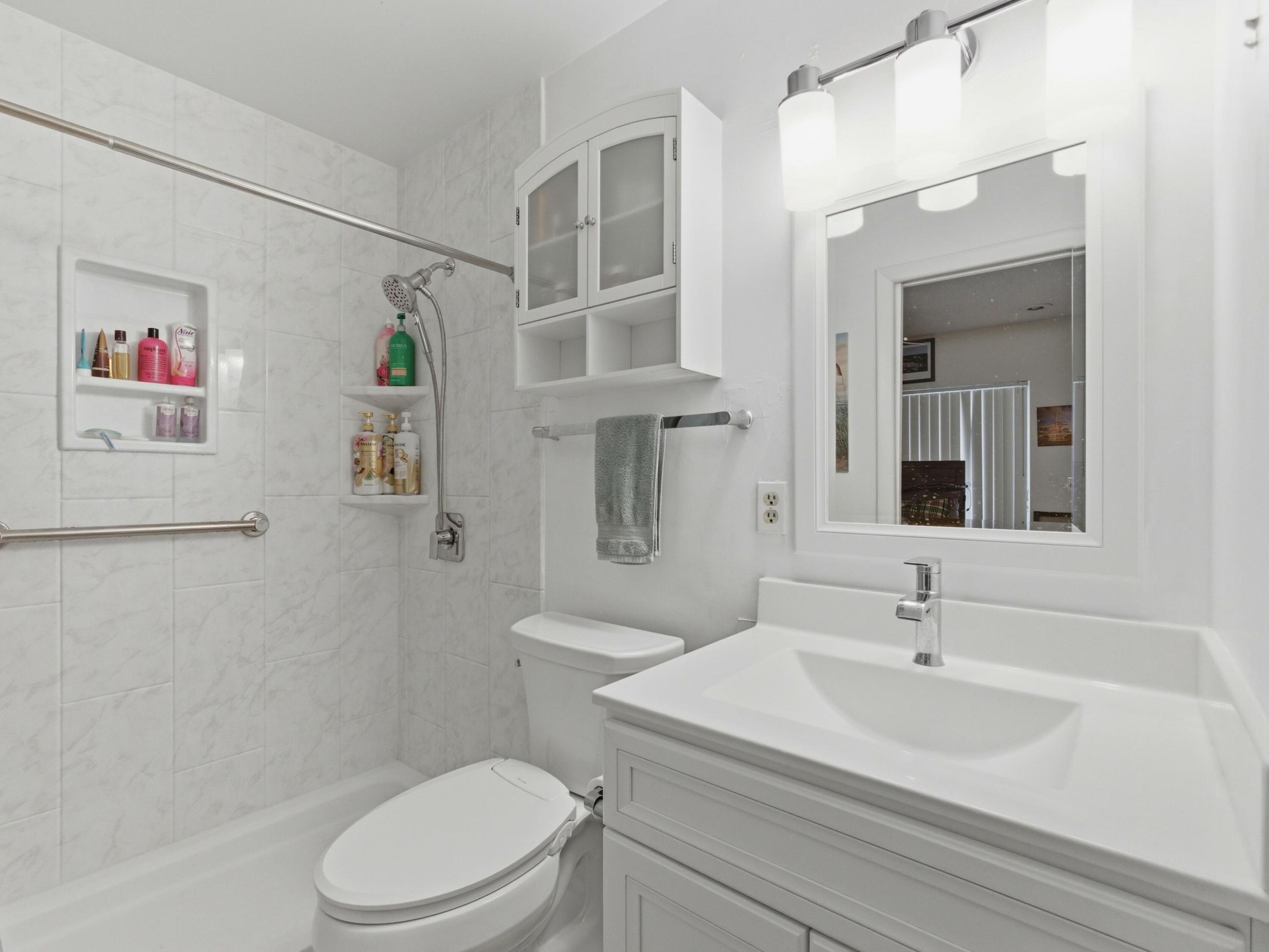 PALM GREENS AT VILLA DEL RAY CONDO II - Residential