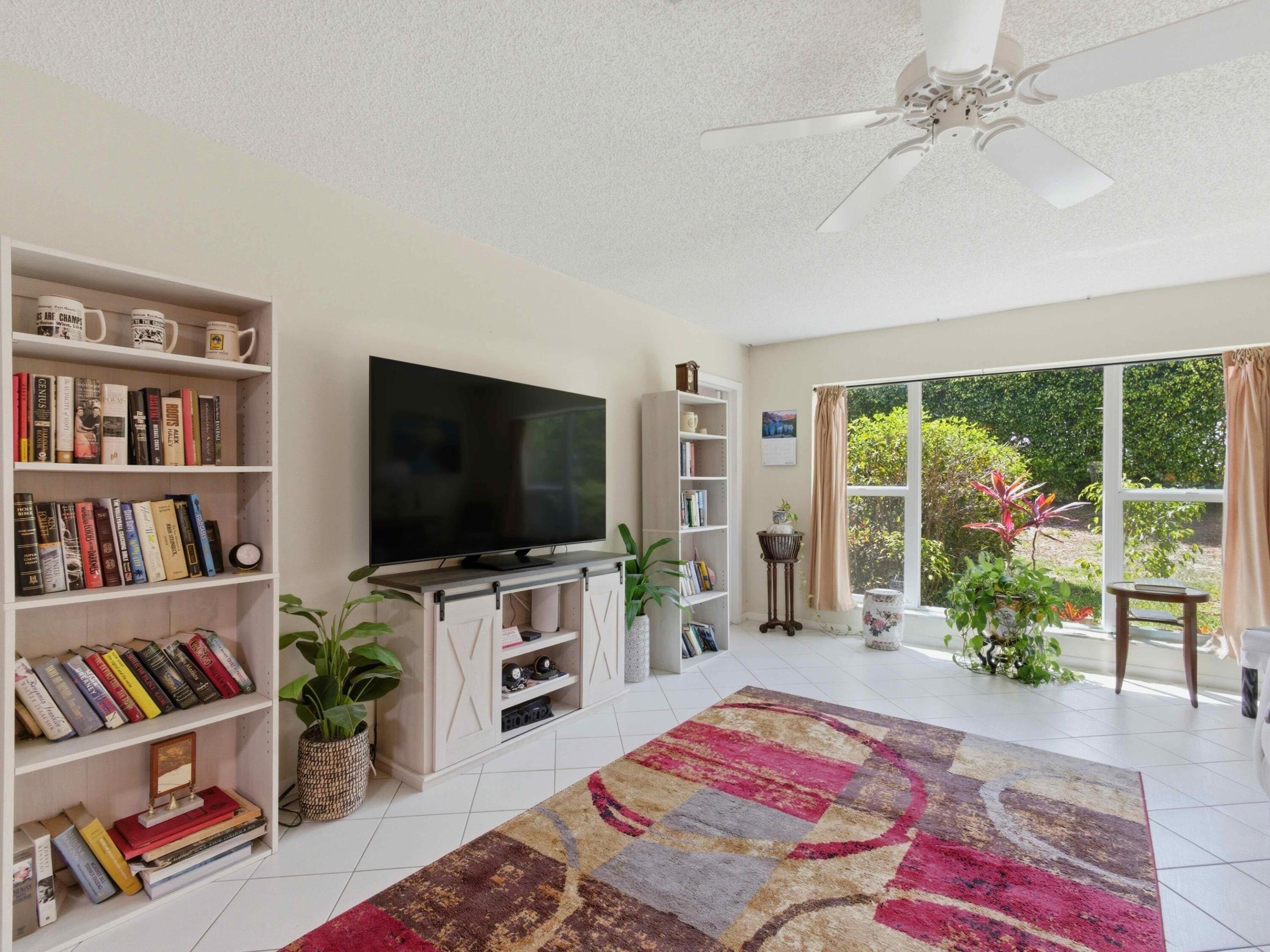 PALM GREENS AT VILLA DEL RAY CONDO II - Residential