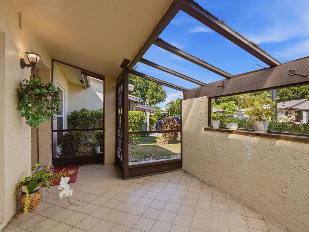 Photo of 13773 Via Aurora #C, Delray Beach, FL 33484 (MLS # B26000550)