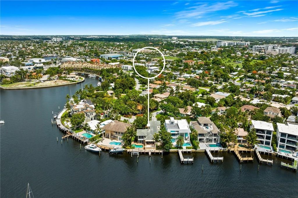 Photo of 2520 SE 7th Drive, Pompano Beach, FL 33062 (MLS # F10385533)