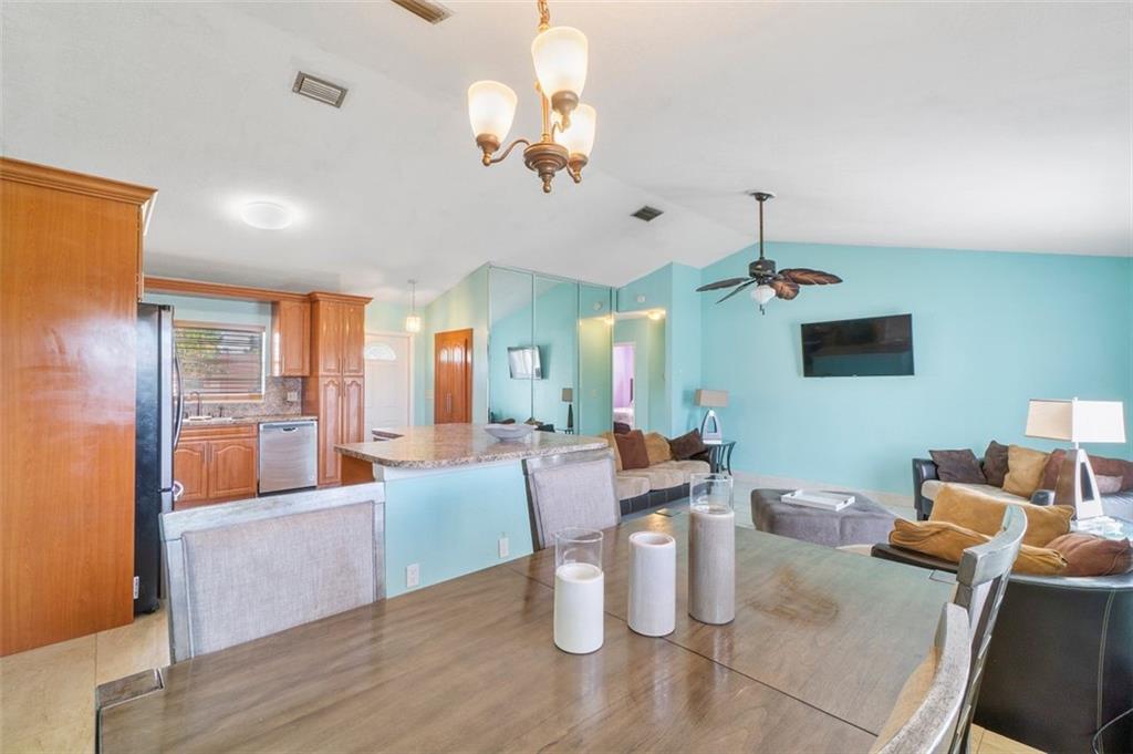 DEL RIO ESTATES - Residential