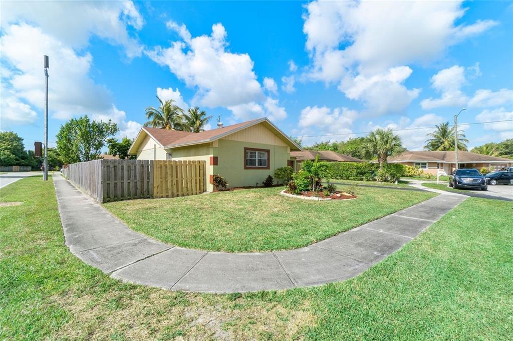 DEL RIO ESTATES - Residential
