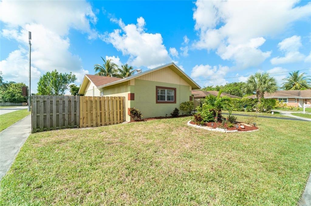 DEL RIO ESTATES - Residential