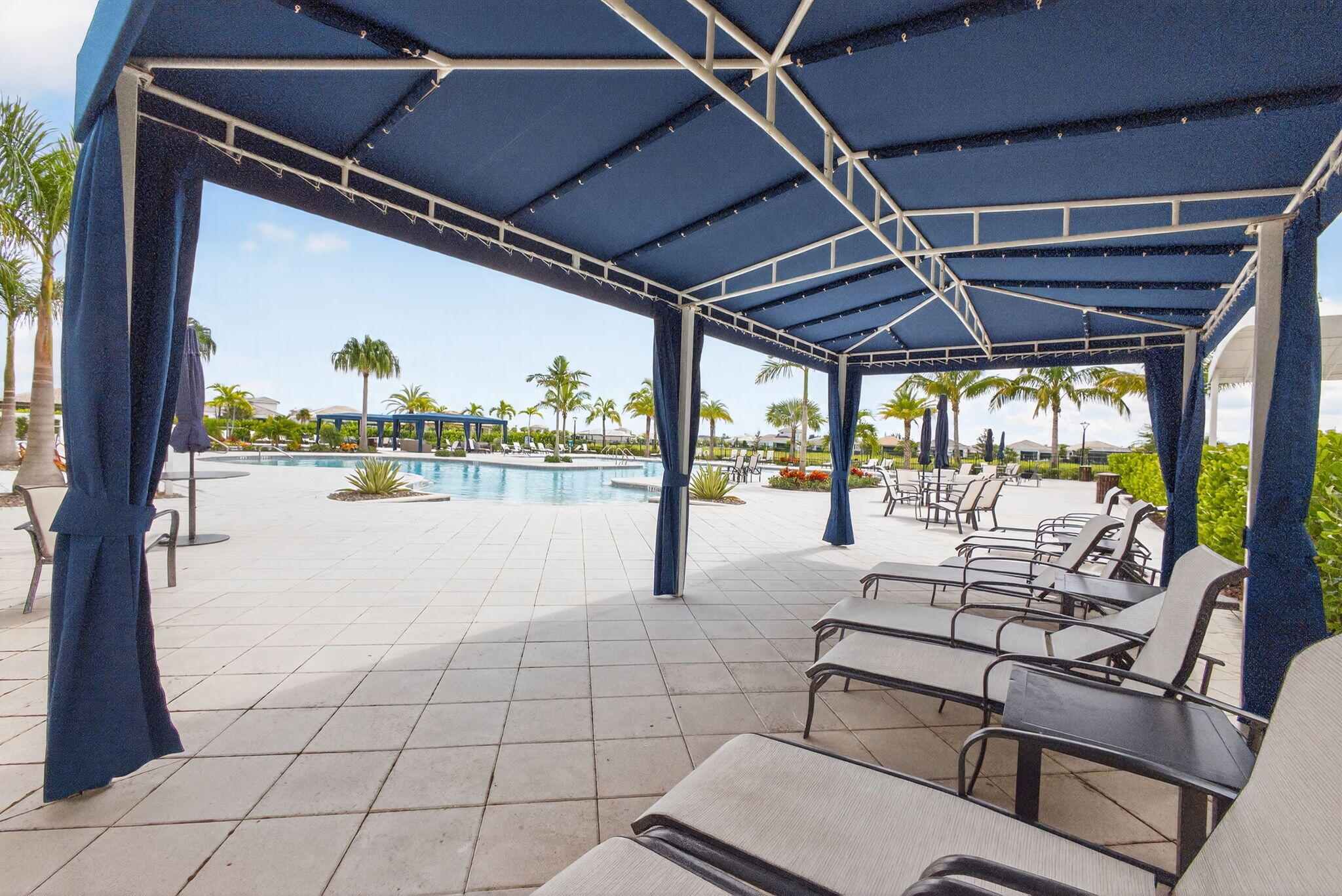 CRESSWIND PALM BEACH - Residential