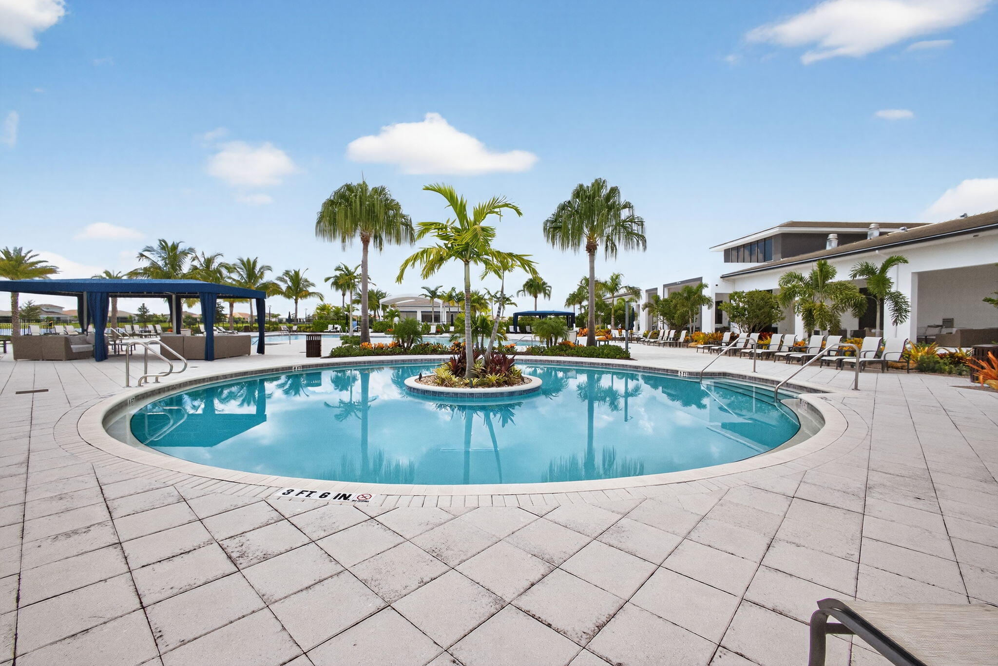 CRESSWIND PALM BEACH - Residential