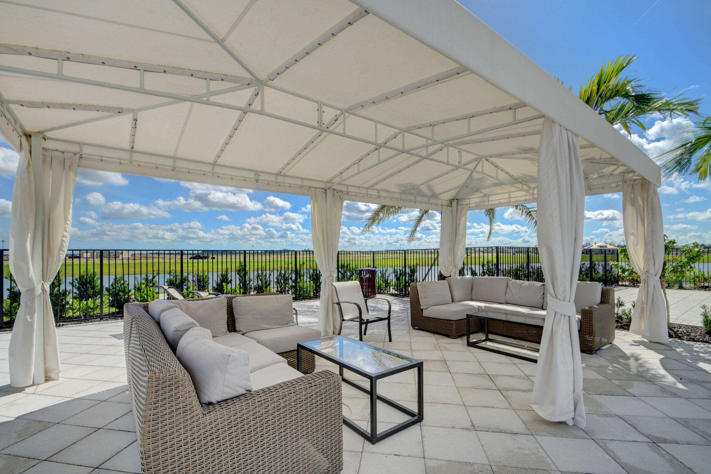 CRESSWIND PALM BEACH - Residential