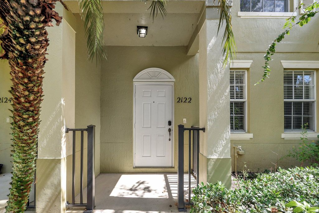 Photo of 2122 SE Grand Drive, Port Saint Lucie, FL 34952 (MLS # R11027181)