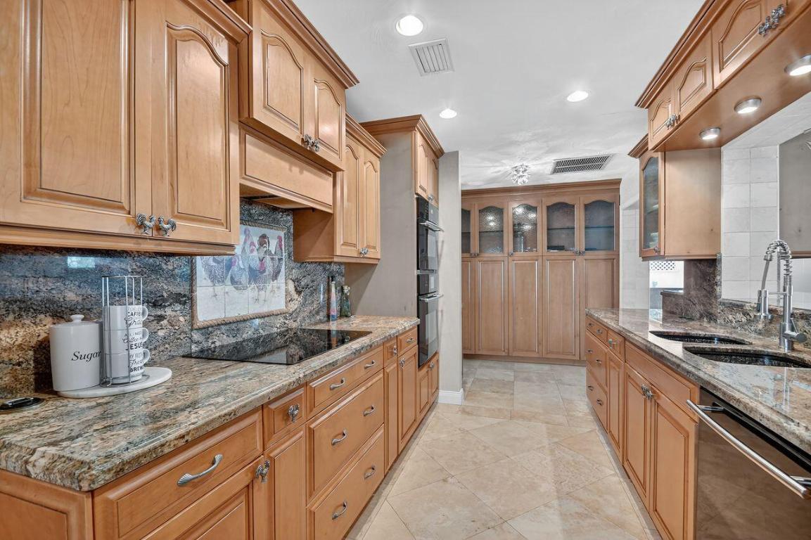 PALM SPRINGS VILLAGE 1 - Residential