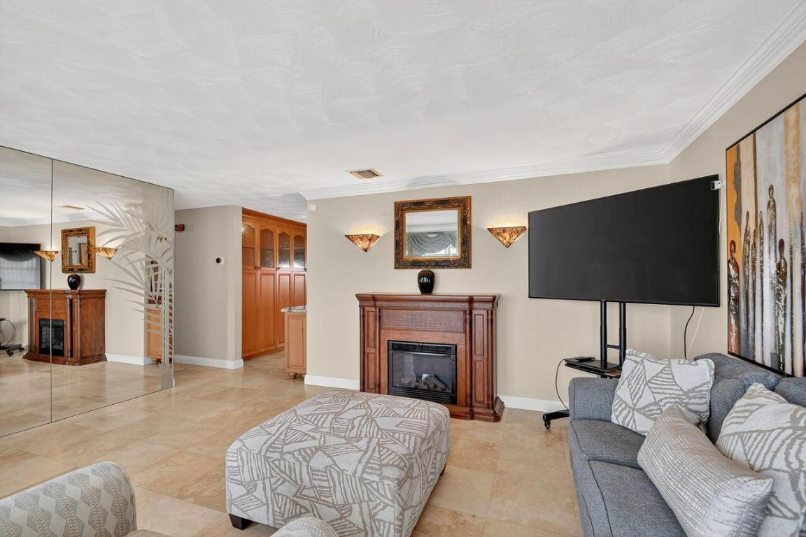 PALM SPRINGS VILLAGE 1 - Residential