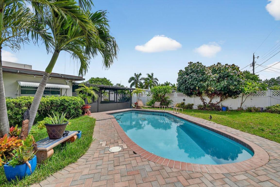 PALM SPRINGS VILLAGE 1 - Residential