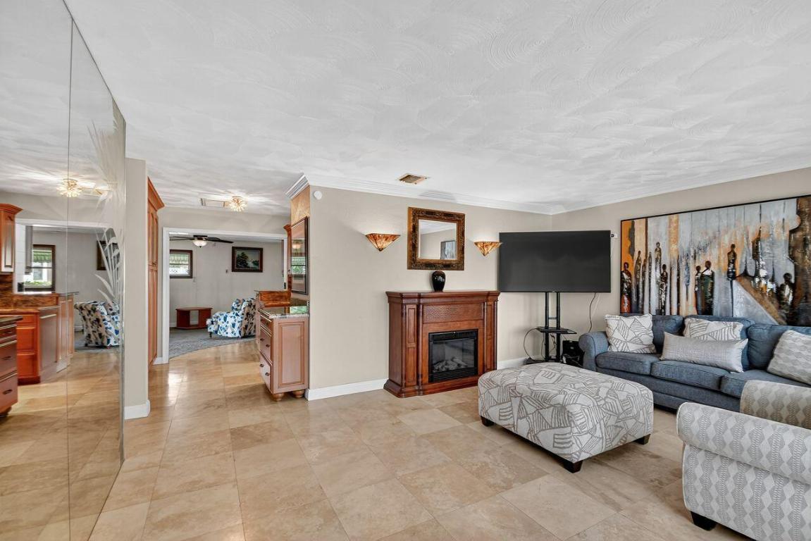 PALM SPRINGS VILLAGE 1 - Residential