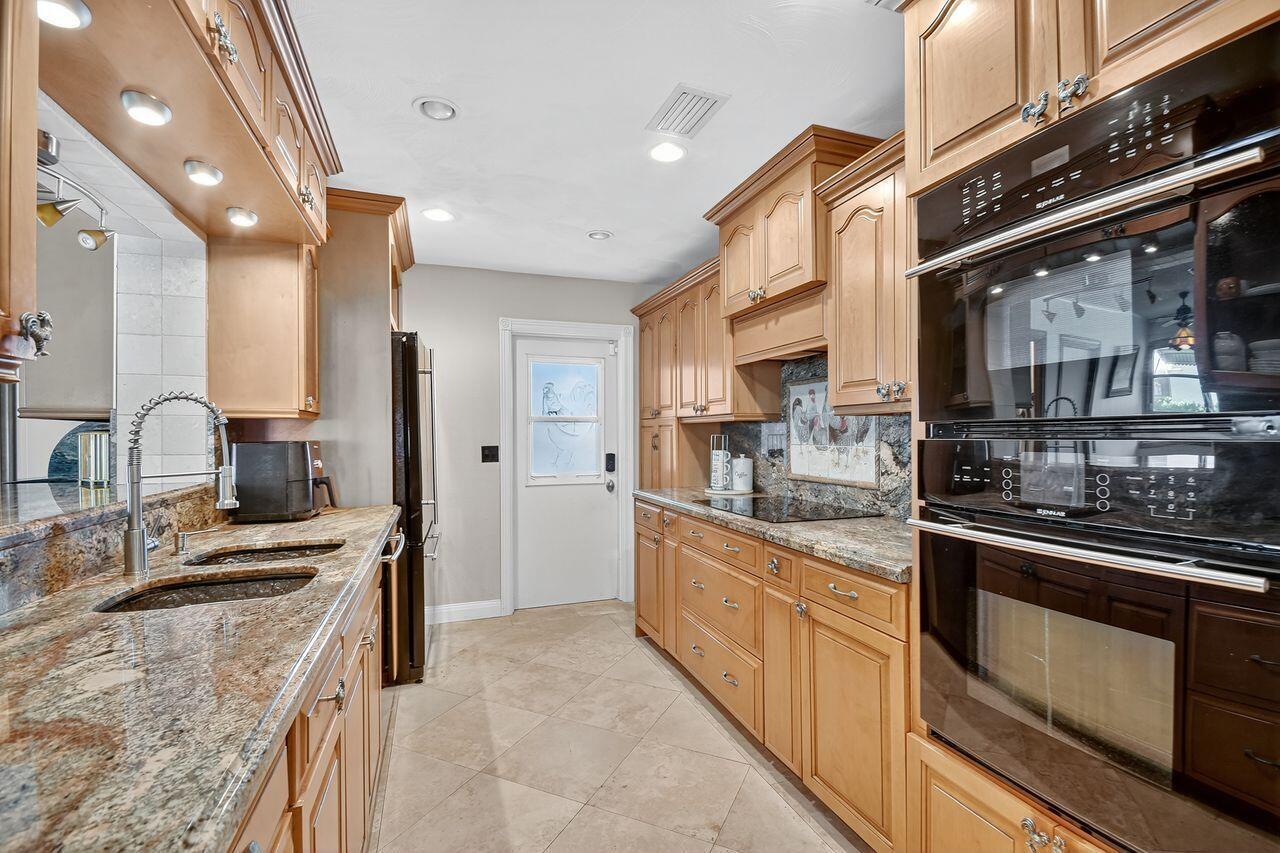 PALM SPRINGS VILLAGE 1 - Residential