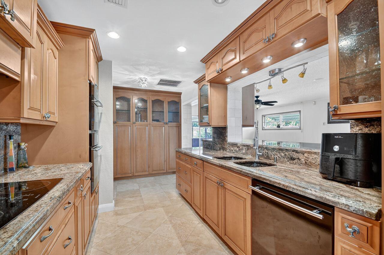 PALM SPRINGS VILLAGE 1 - Residential