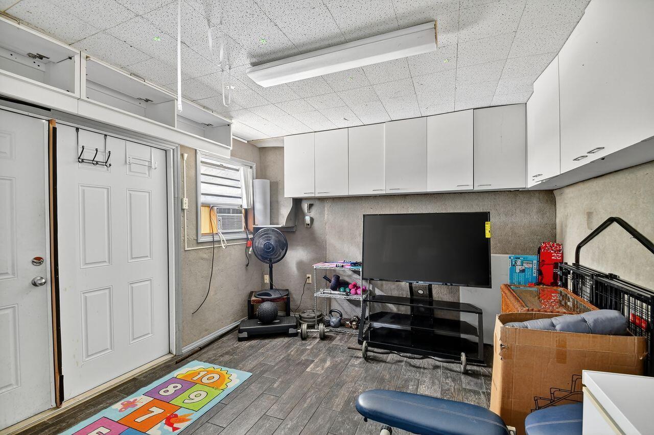 PALM SPRINGS VILLAGE 1 - Residential