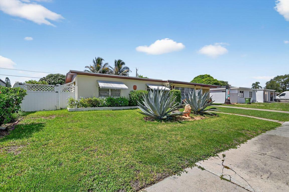 PALM SPRINGS VILLAGE 1 - Residential