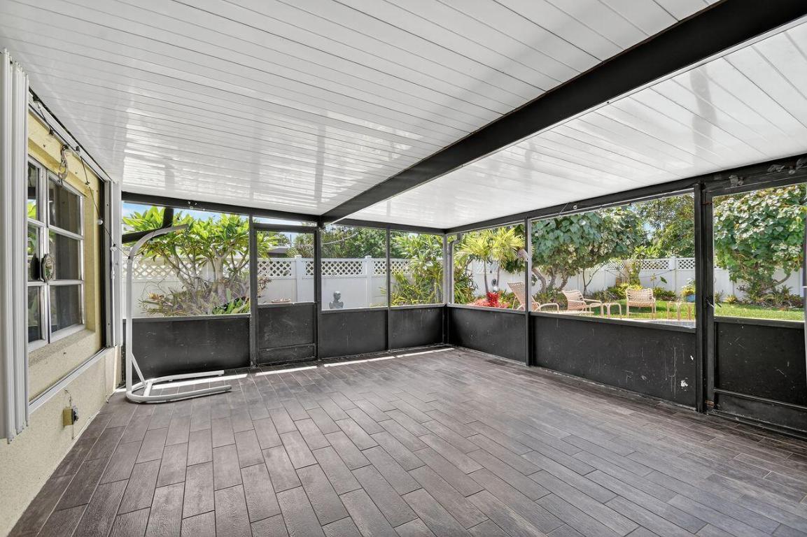 PALM SPRINGS VILLAGE 1 - Residential