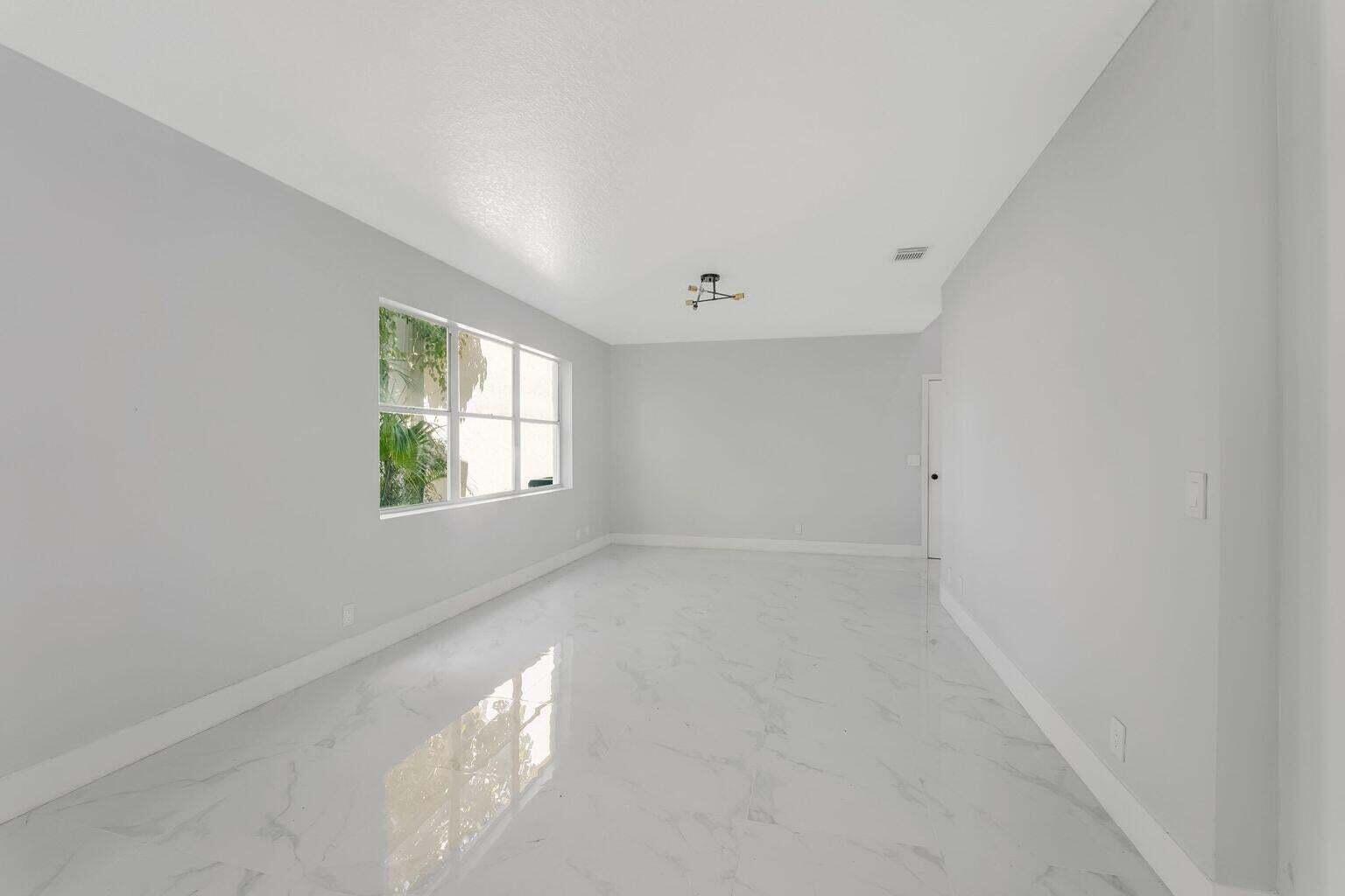 WOODSIDE ESTATES - Residential Lease