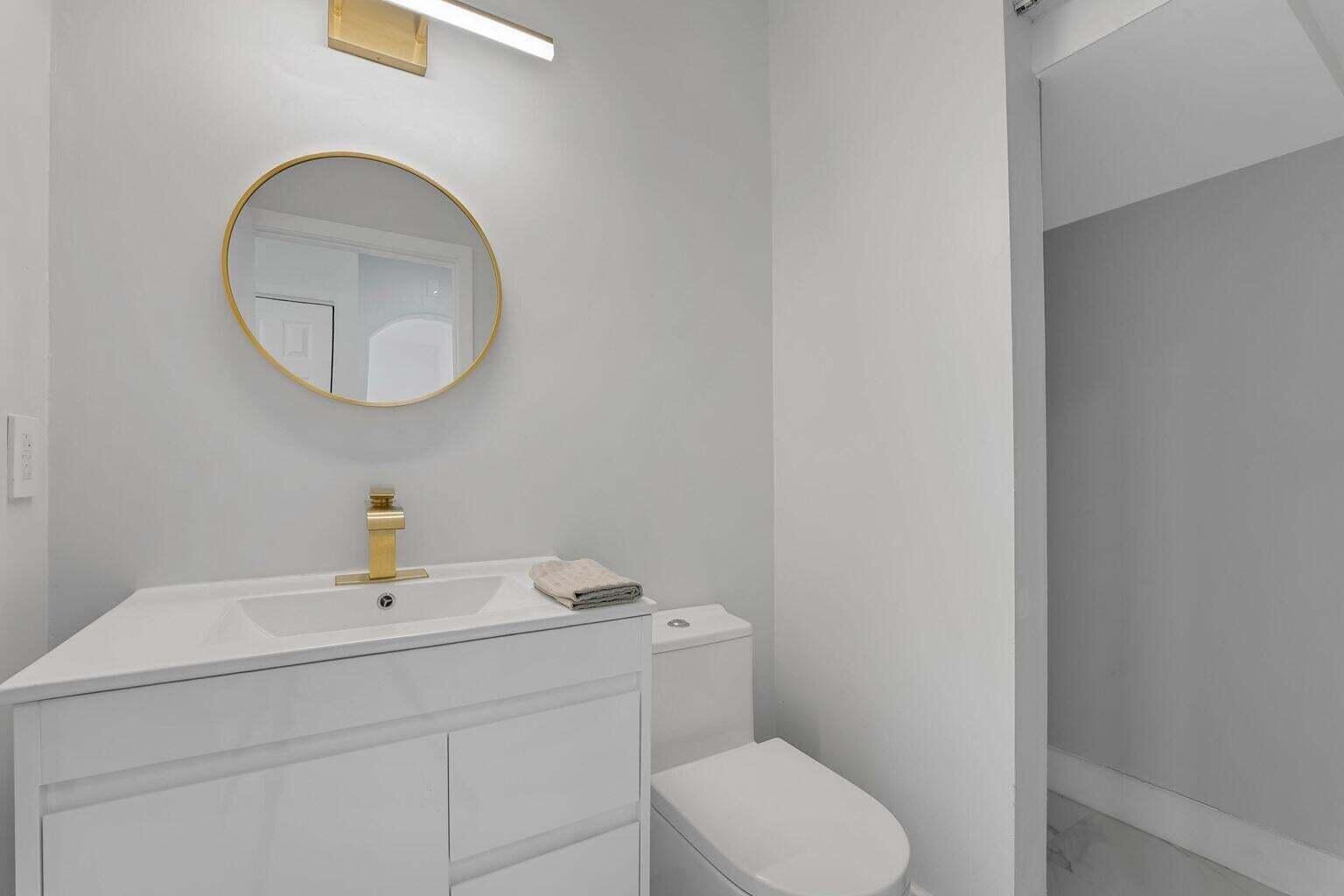 WOODSIDE ESTATES - Residential Lease