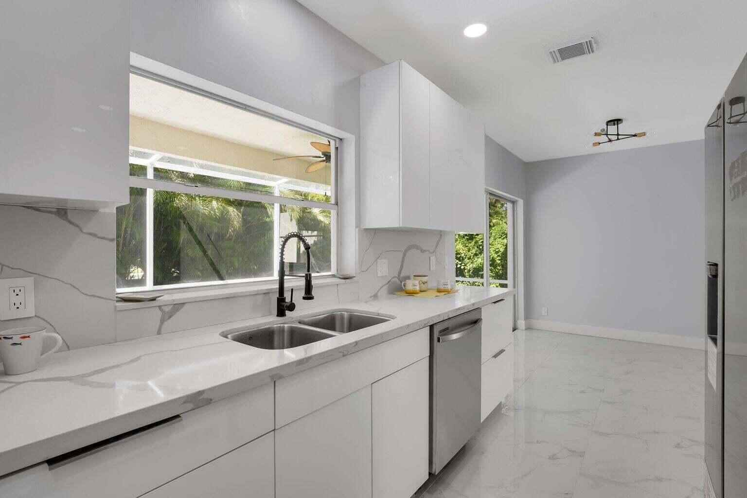 WOODSIDE ESTATES - Residential Lease