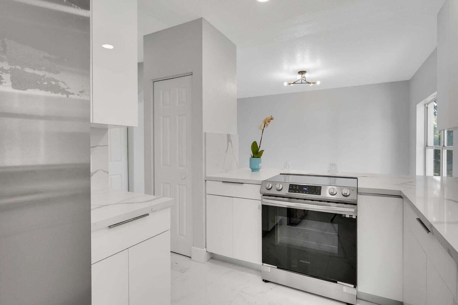 WOODSIDE ESTATES - Residential Lease