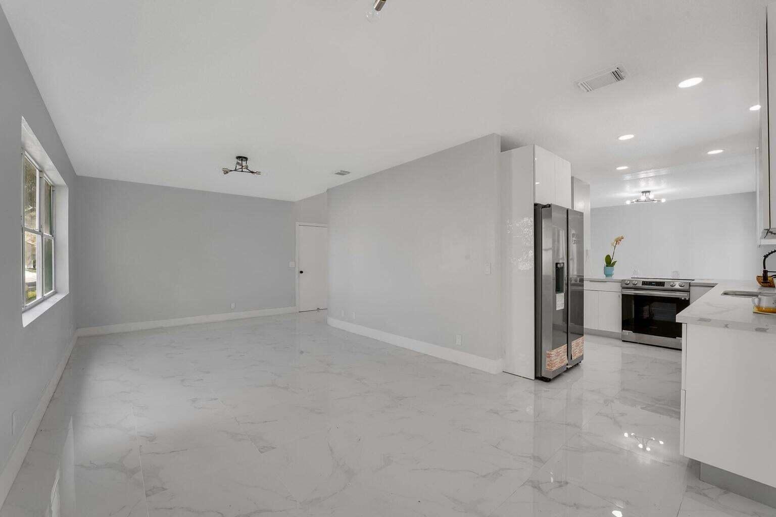 WOODSIDE ESTATES - Residential Lease