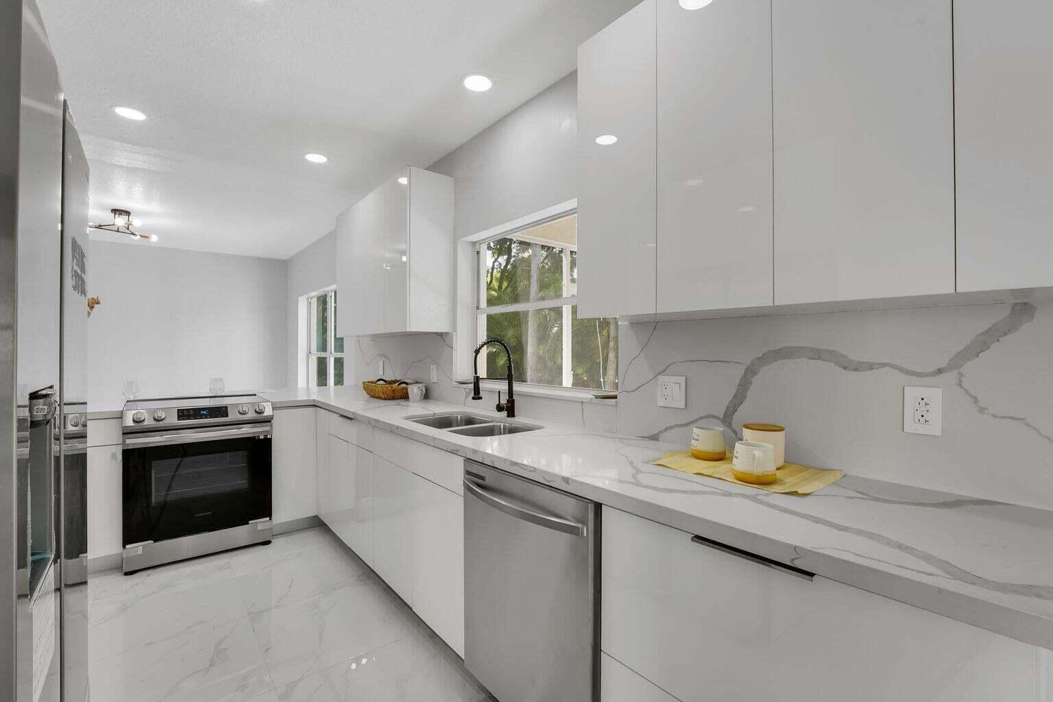 WOODSIDE ESTATES - Residential Lease