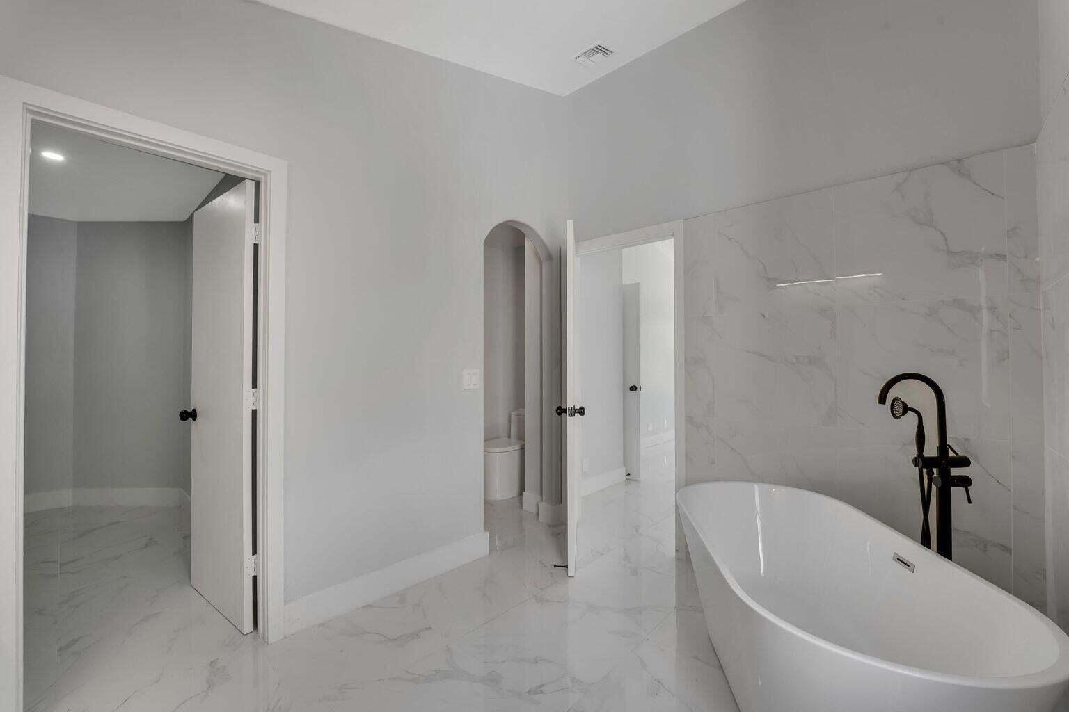 WOODSIDE ESTATES - Residential Lease