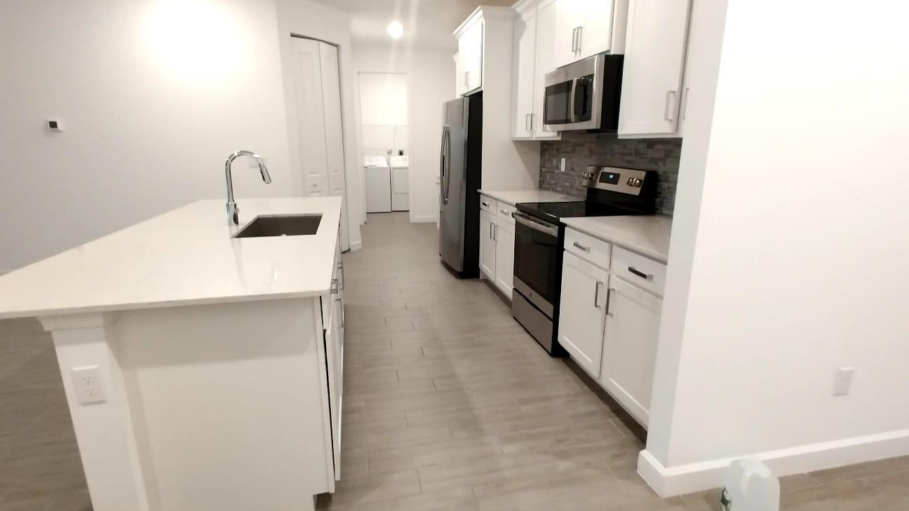 CRESTWOOD NORTH REPLAT TW - Residential Lease