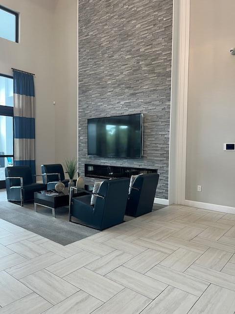 CRESTWOOD NORTH REPLAT TW - Residential Lease