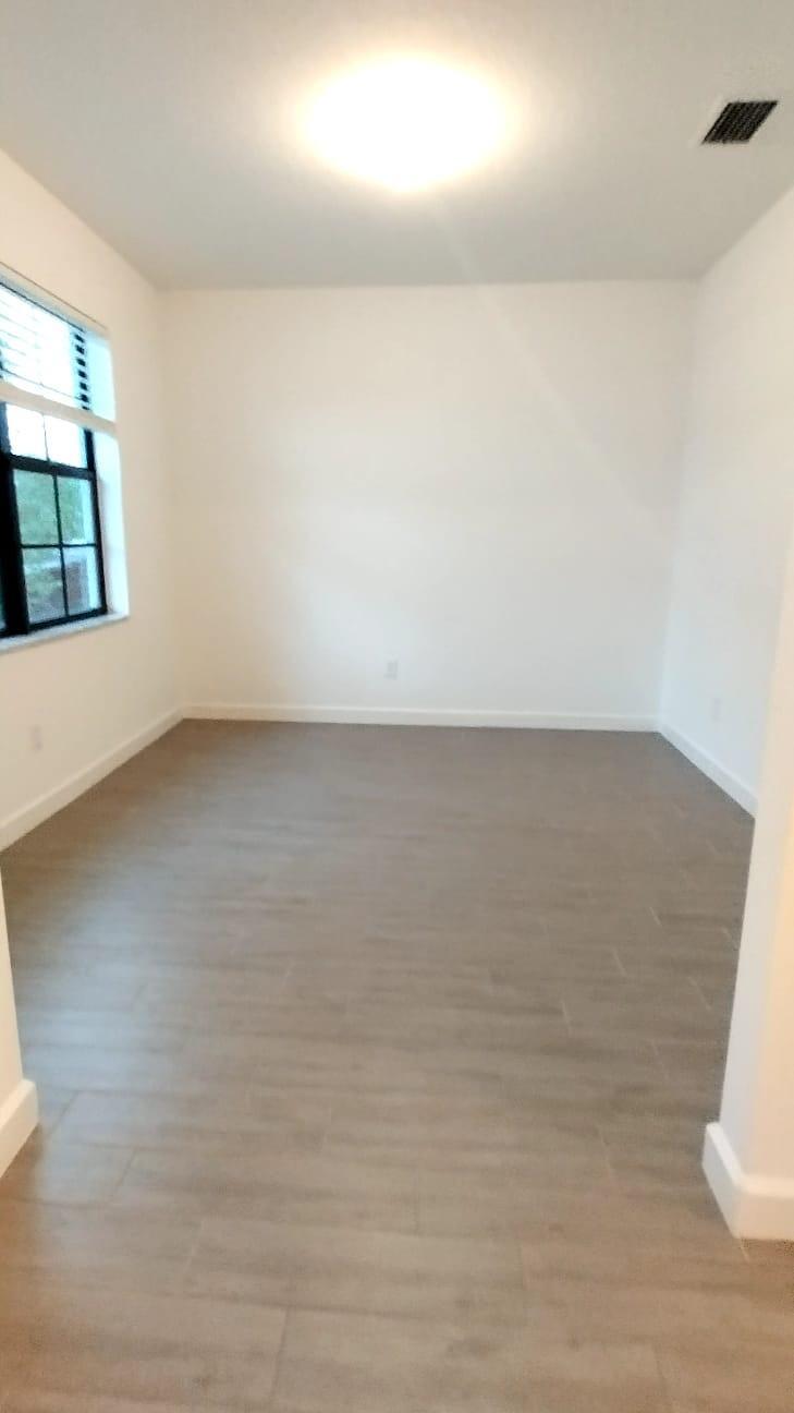CRESTWOOD NORTH REPLAT TW - Residential Lease