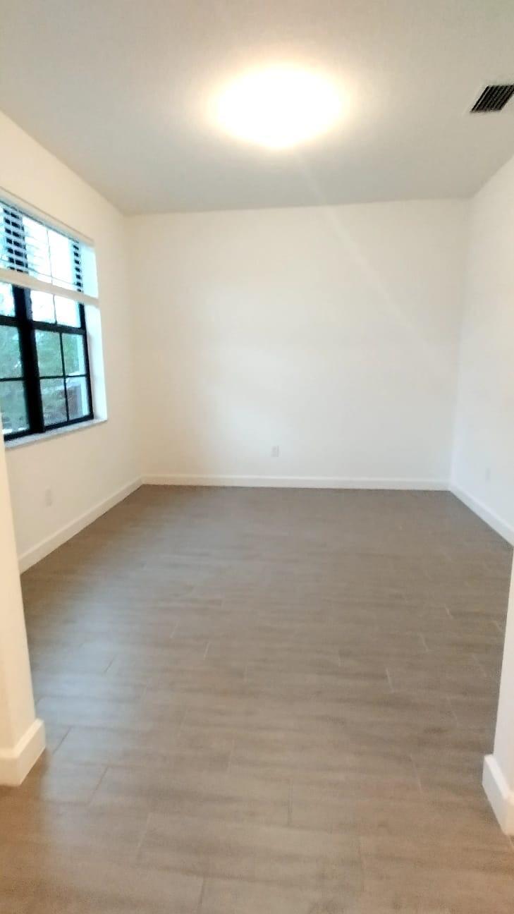 CRESTWOOD NORTH REPLAT TW - Residential Lease