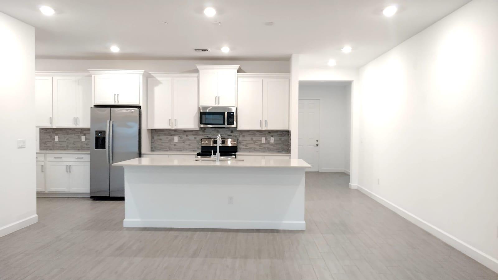 CRESTWOOD NORTH REPLAT TW - Residential Lease