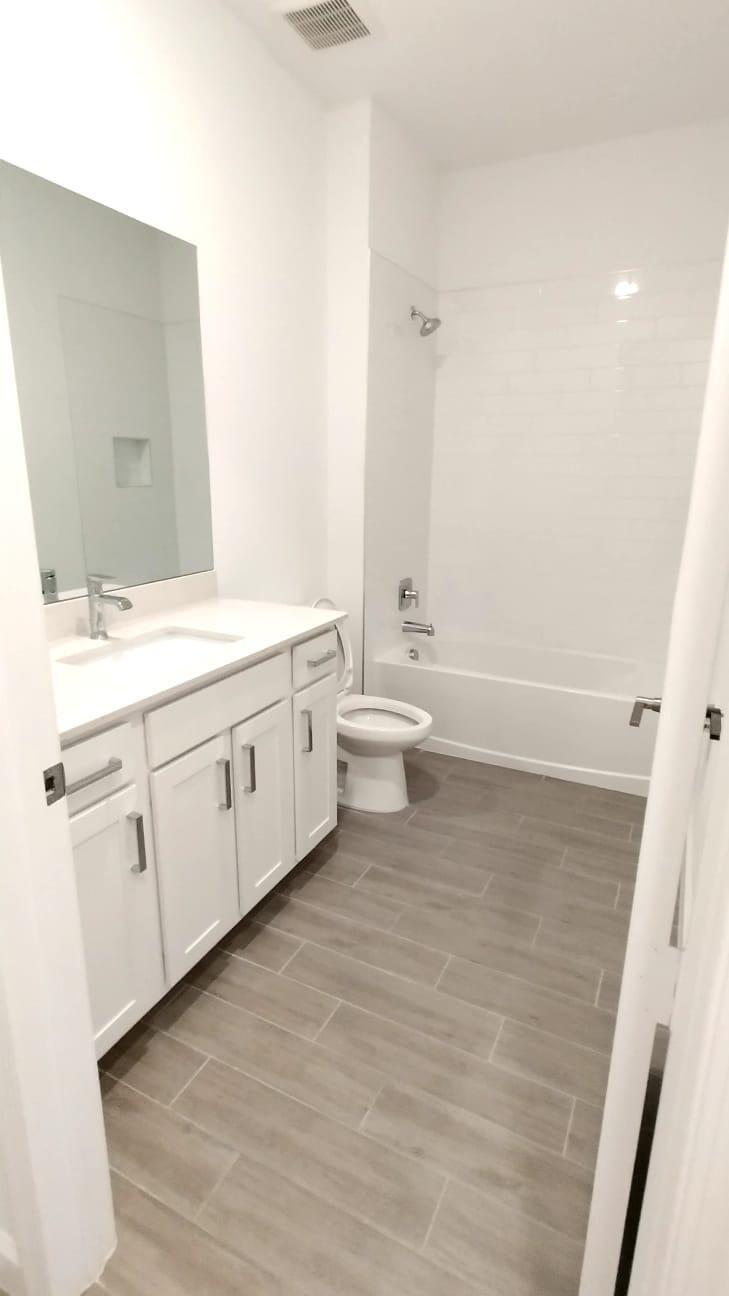 CRESTWOOD NORTH REPLAT TW - Residential Lease