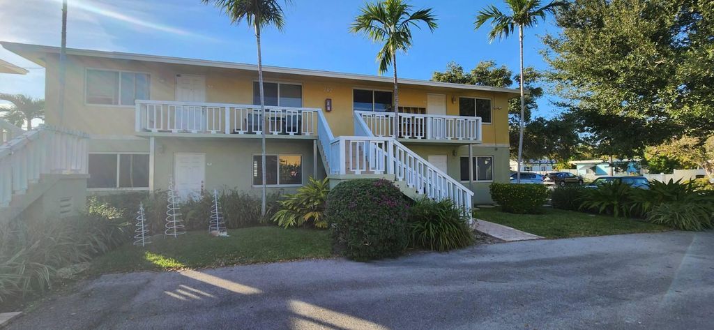 Photo of 242 NE 12th Street #3, Delray Beach, FL 33444 (MLS # R11044276)