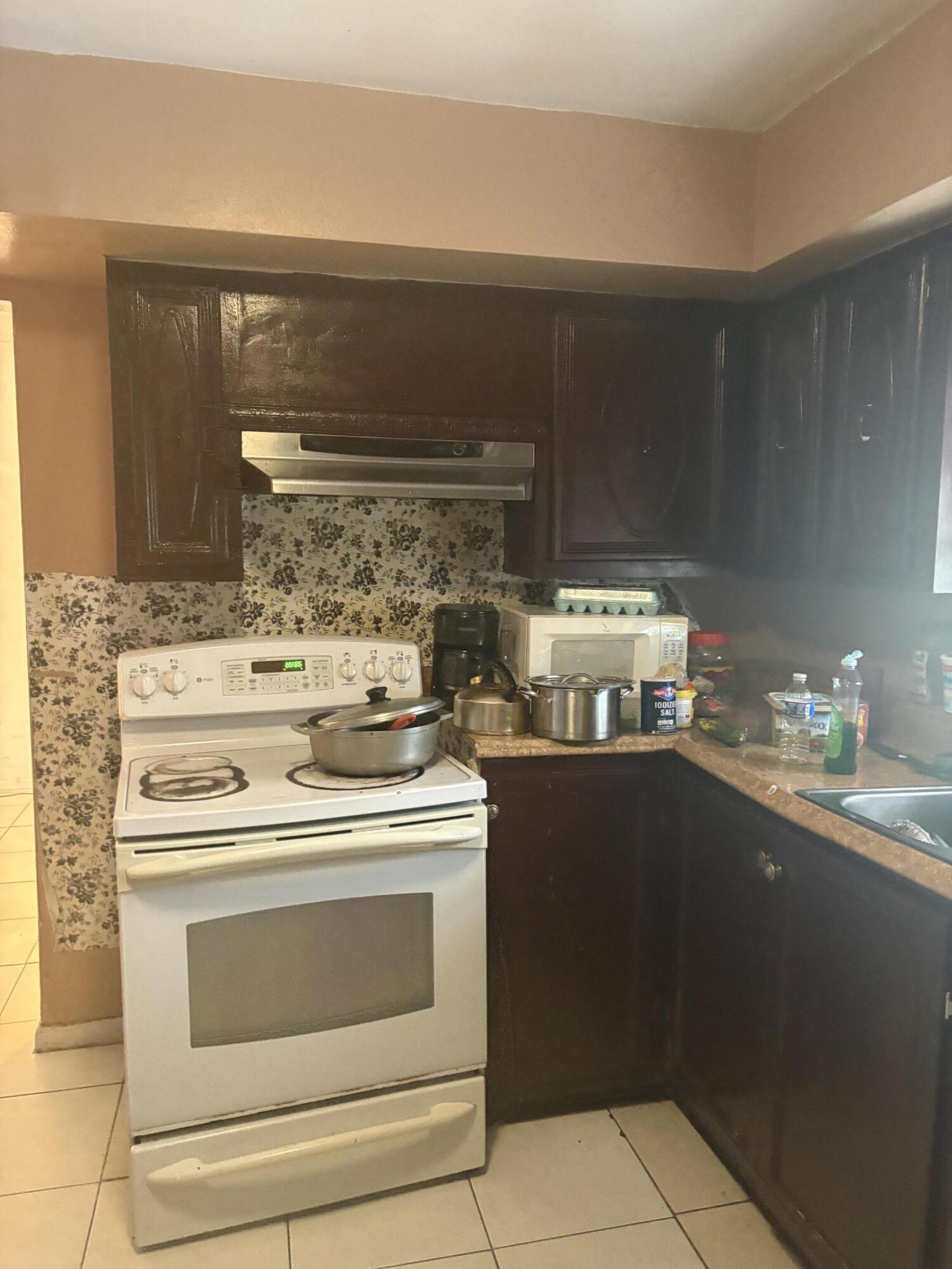 DELRAY SHORES FIRST ADD - Residential