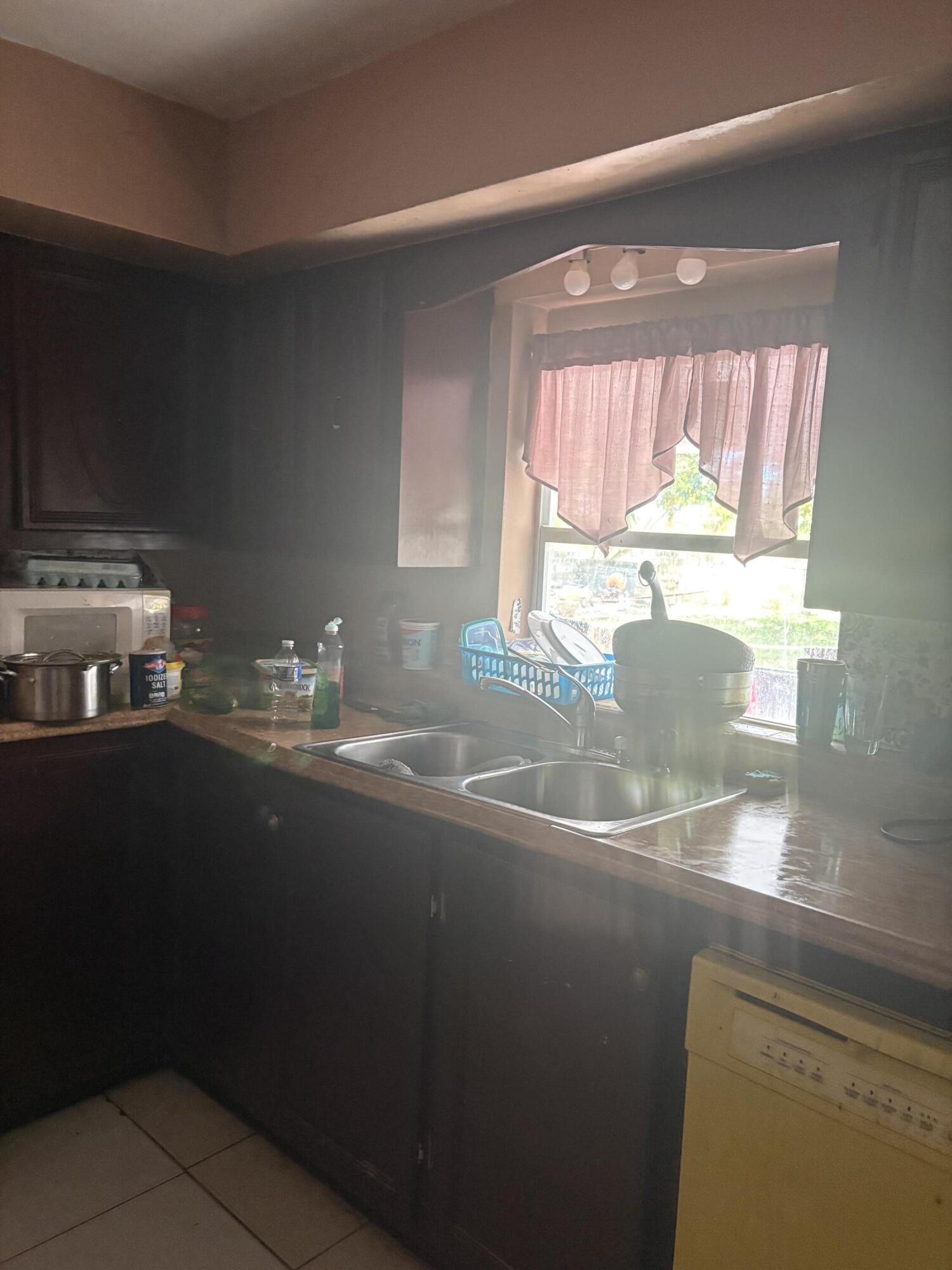 DELRAY SHORES FIRST ADD - Residential