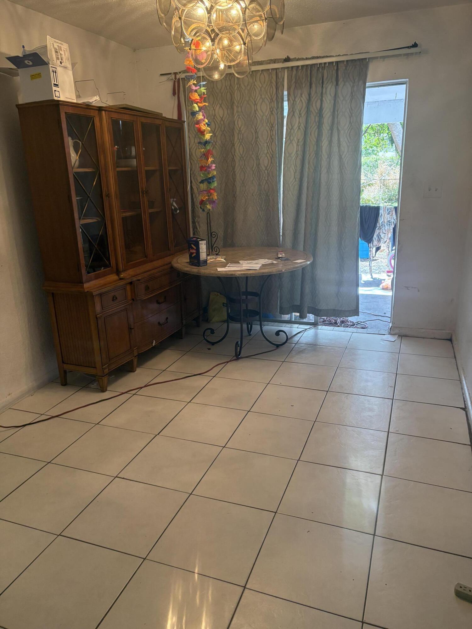 DELRAY SHORES FIRST ADD - Residential