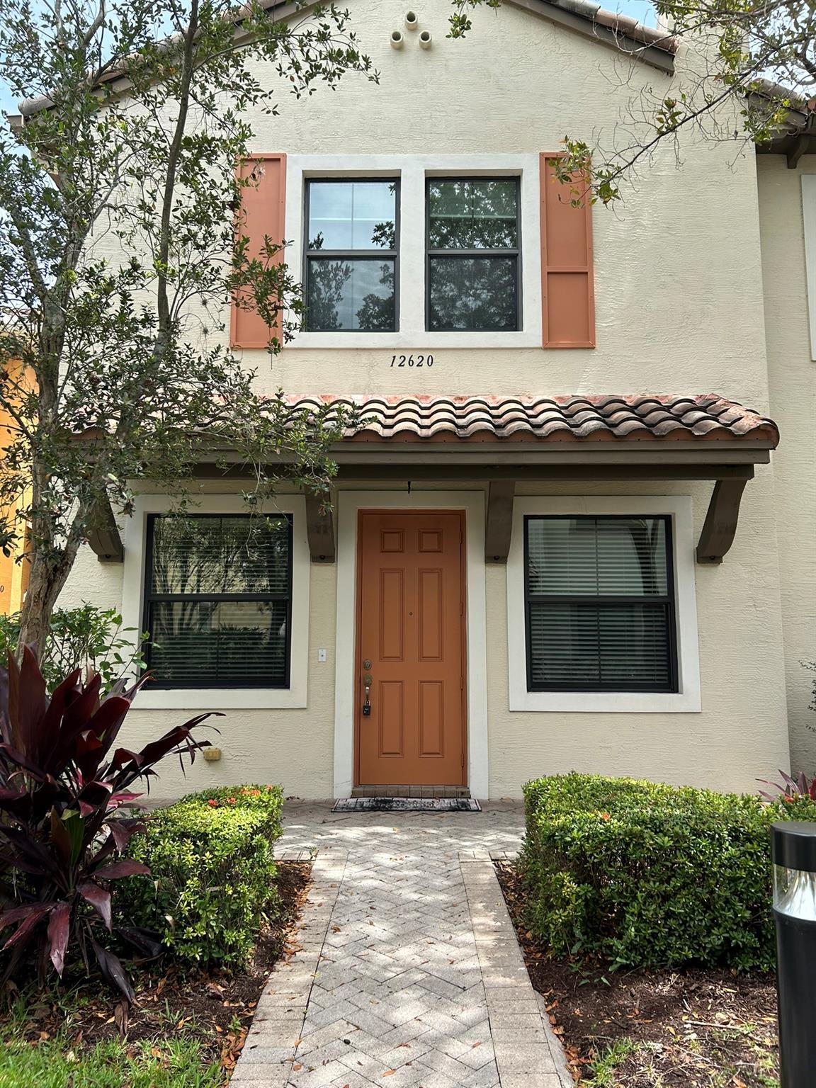 Beautiful townhouse with 2 beds, plus den/office 2.5 baths and two car garage located at Artesia. Kitchen with granite countertops, brand new carpet upstairs and ceramic tiles downstairs, stainless steel appliances and wood cabinets. This gated community offers amenities such as gym, tennis courts, indoor basketball, pools and more.