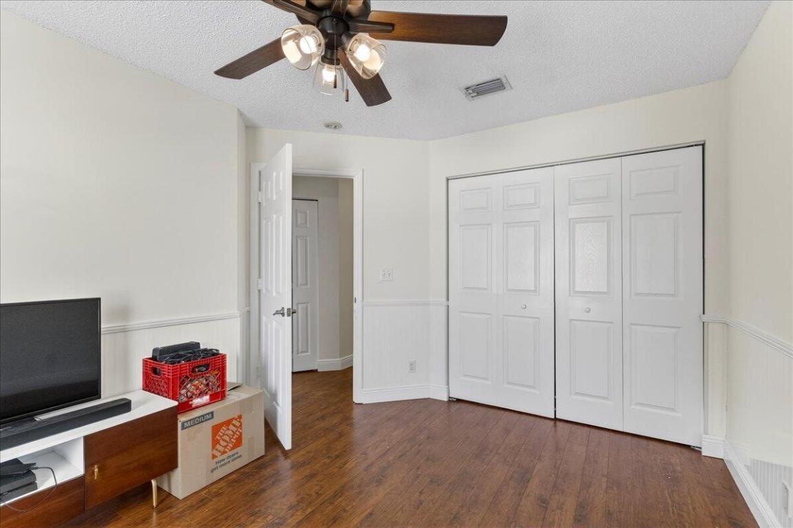 BANYAN TRAILS - Residential