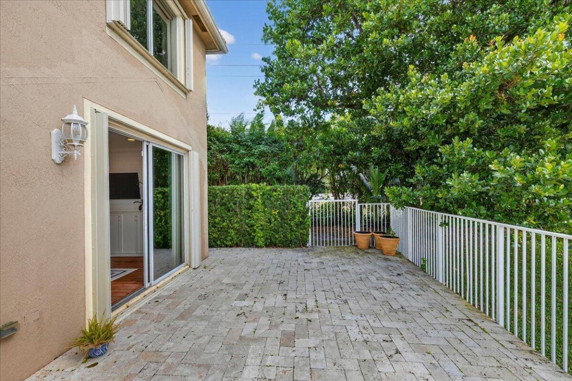 BANYAN TRAILS - Residential