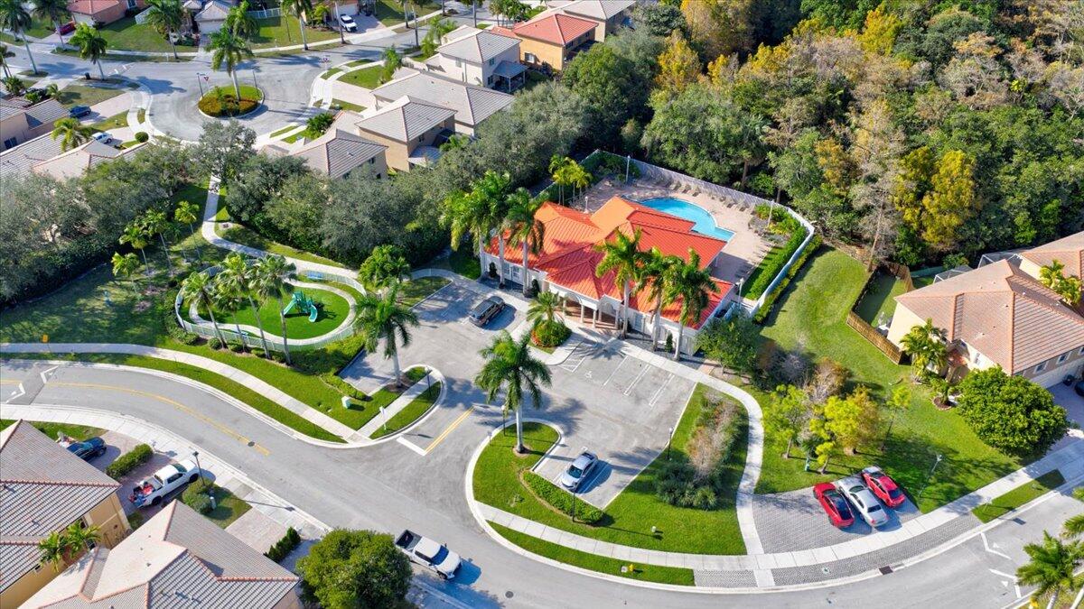 BANYAN TRAILS - Residential