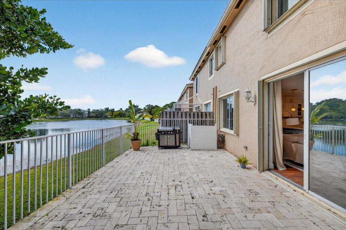 BANYAN TRAILS - Residential